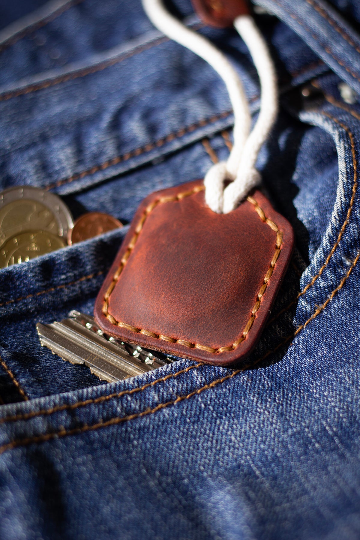 Airtag Deri Kılıf Anahtarlık İpli